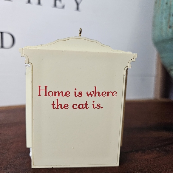 🐈Host Pick 🐈 Home is where the cat is Hallmark Keepsake Ornament - Picture 4 of 6